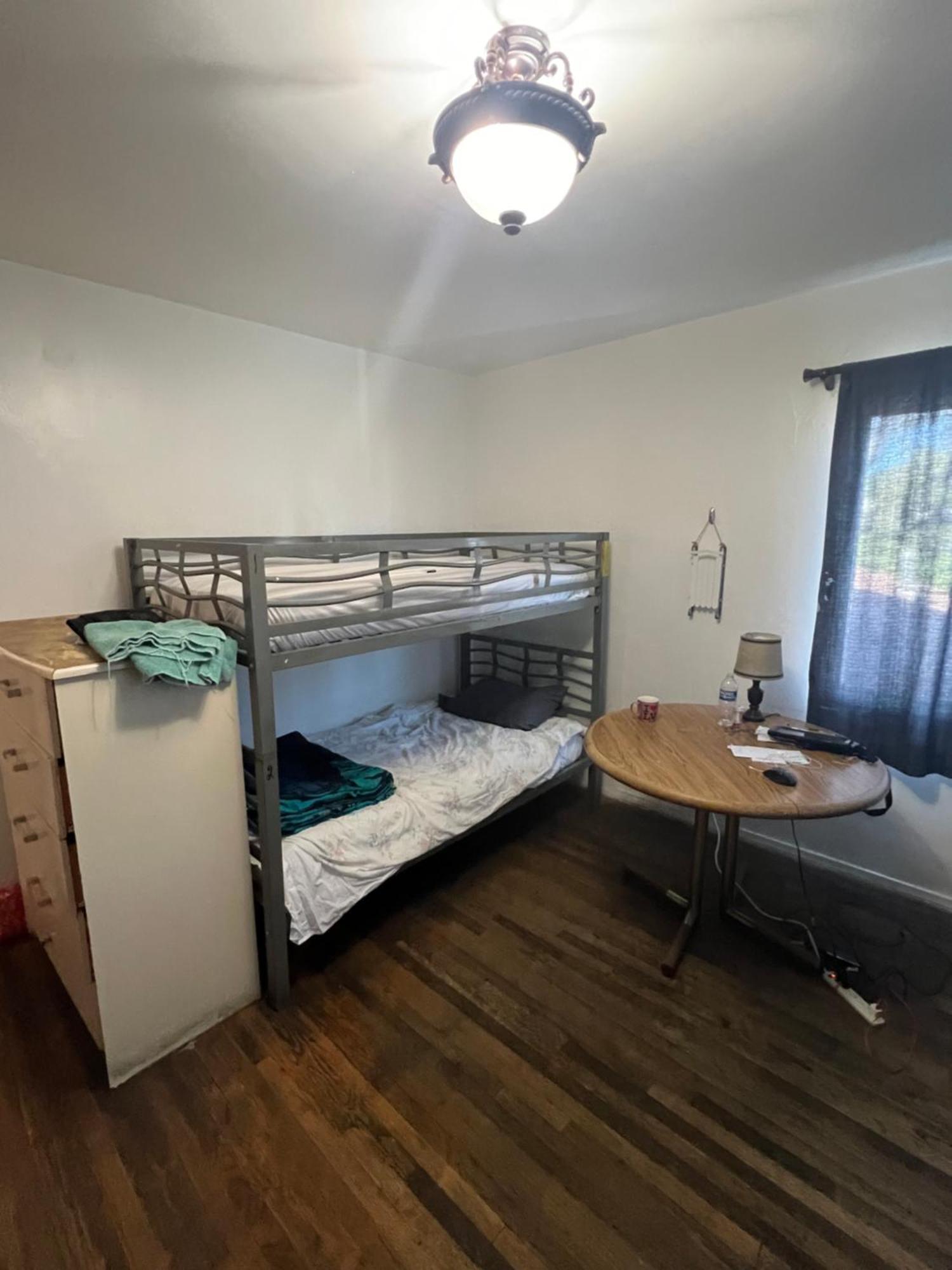 Timen House Hostal *